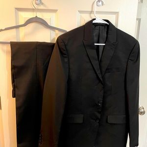 Macy’s Men’s  suit set 100% slim fit. Worn Once